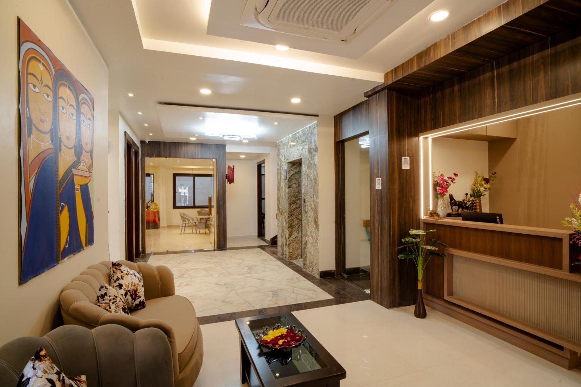 Hotel Omkar International Varanasi --A Premium Luxury Hotel -- 5-Star Feel At An Affordable Price -- Exterior foto