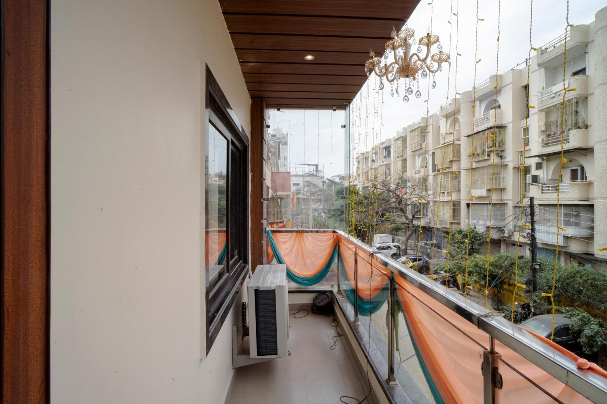 Hotel Omkar International Varanasi --A Premium Luxury Hotel -- 5-Star Feel At An Affordable Price -- Exterior foto